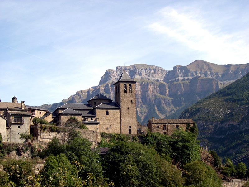 Church in the town of Broto