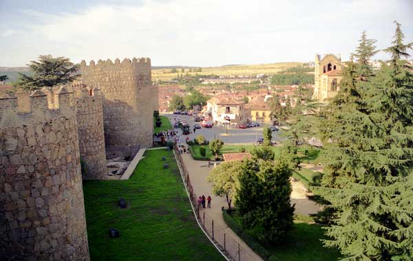 Avila Wall